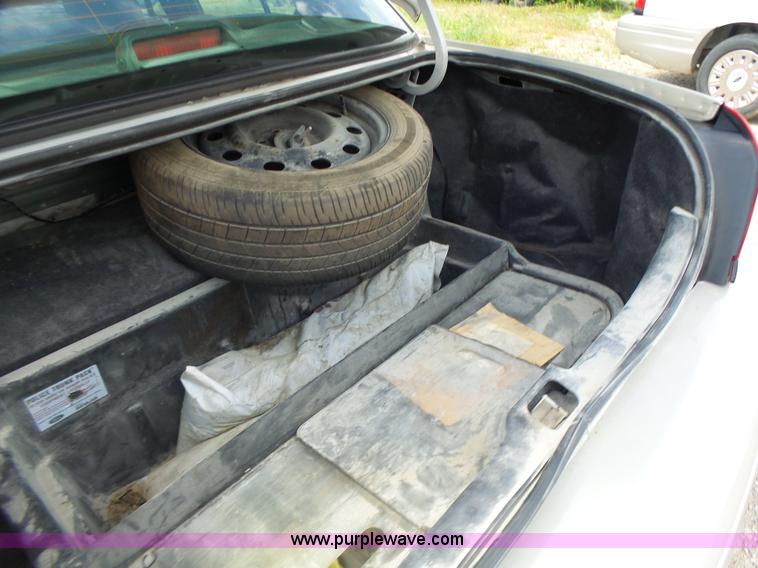 image for item L6162 2010 Ford Crown Victoria Police Interceptor