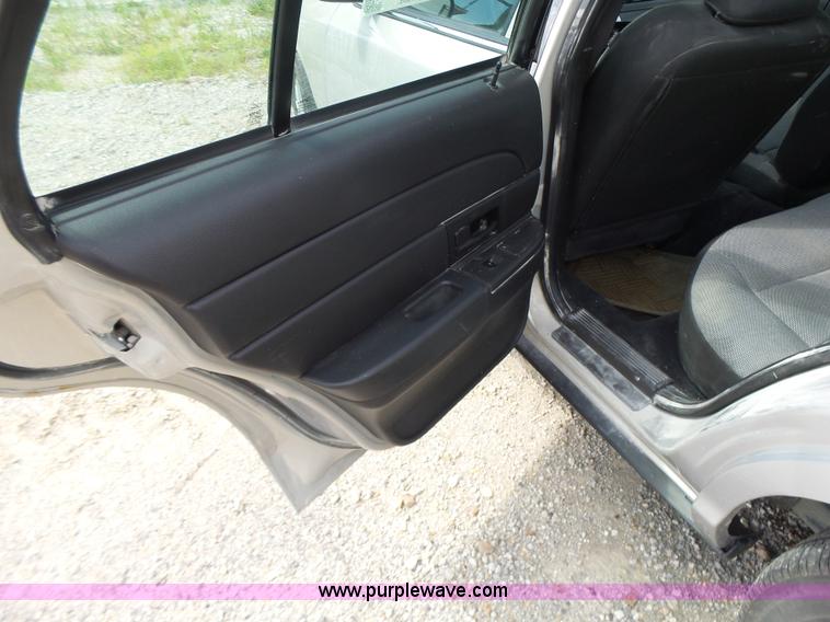 image for item L6162 2010 Ford Crown Victoria Police Interceptor