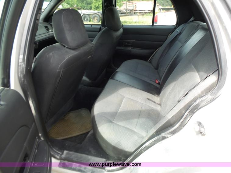 image for item L6162 2010 Ford Crown Victoria Police Interceptor