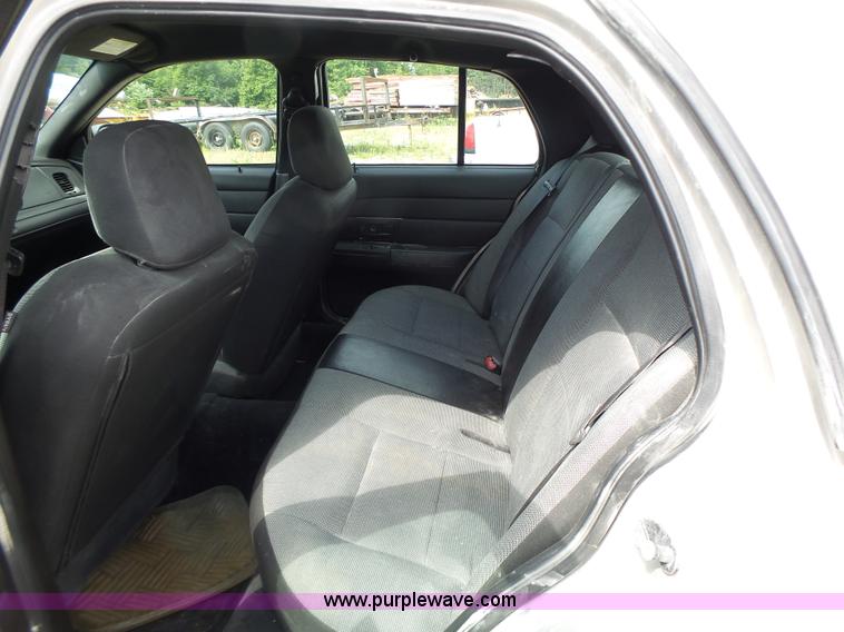 image for item L6162 2010 Ford Crown Victoria Police Interceptor