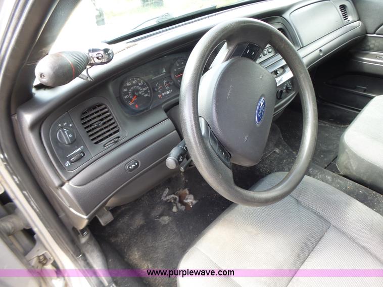 image for item L6162 2010 Ford Crown Victoria Police Interceptor