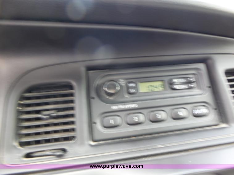 image for item L6162 2010 Ford Crown Victoria Police Interceptor