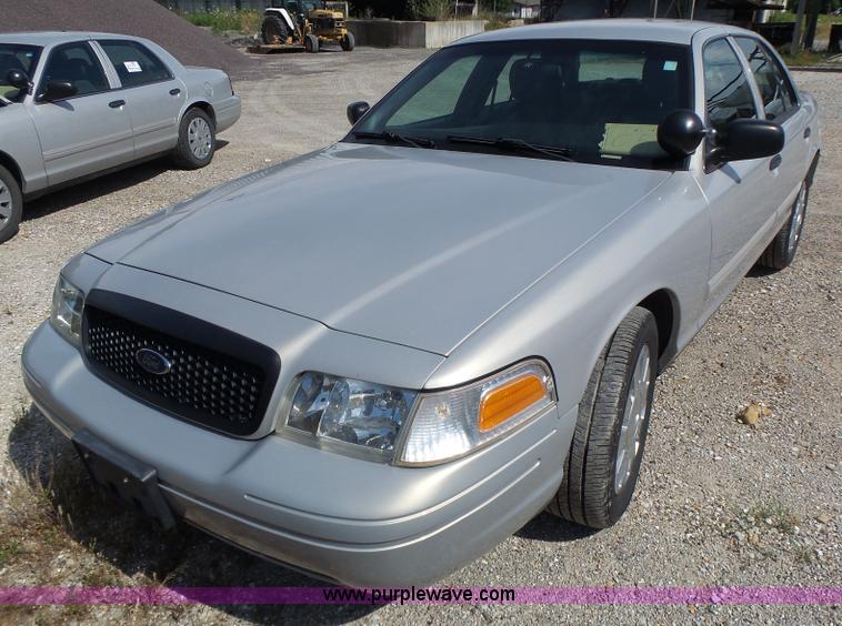 image for item L6163 2011 Ford Crown Victoria Police Interceptor