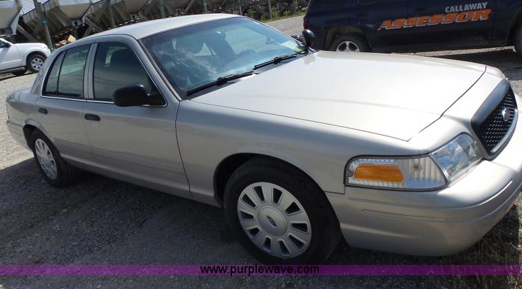 image for item L6163 2011 Ford Crown Victoria Police Interceptor