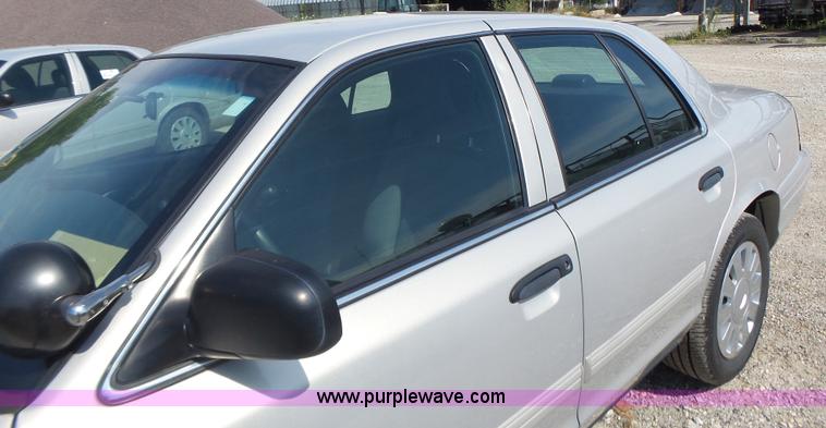 image for item L6163 2011 Ford Crown Victoria Police Interceptor
