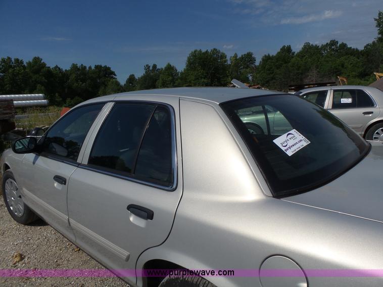 image for item L6163 2011 Ford Crown Victoria Police Interceptor