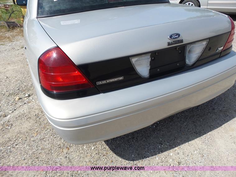 image for item L6163 2011 Ford Crown Victoria Police Interceptor