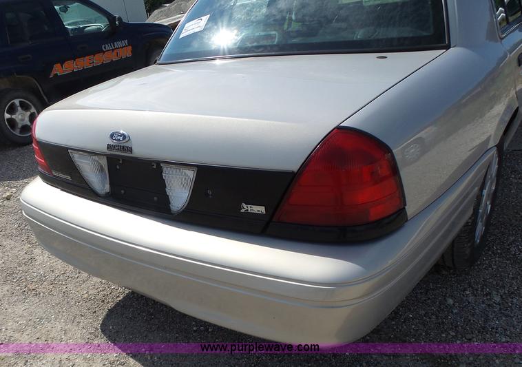 image for item L6163 2011 Ford Crown Victoria Police Interceptor