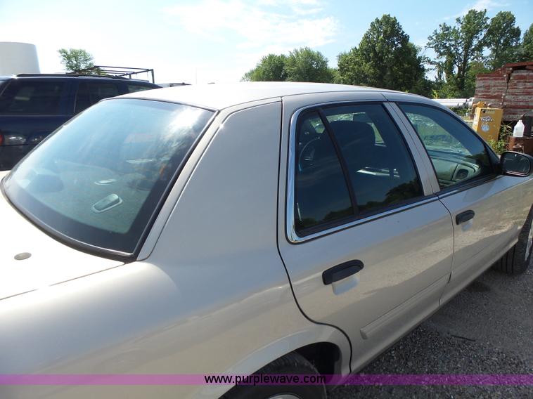 image for item L6163 2011 Ford Crown Victoria Police Interceptor