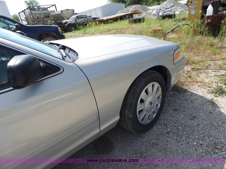image for item L6163 2011 Ford Crown Victoria Police Interceptor