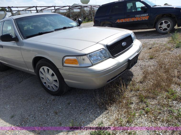 image for item L6163 2011 Ford Crown Victoria Police Interceptor