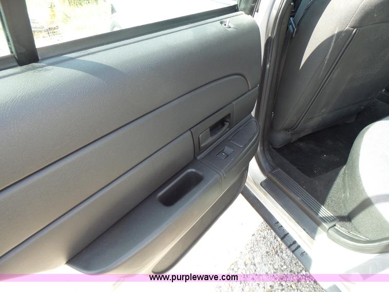 image for item L6163 2011 Ford Crown Victoria Police Interceptor