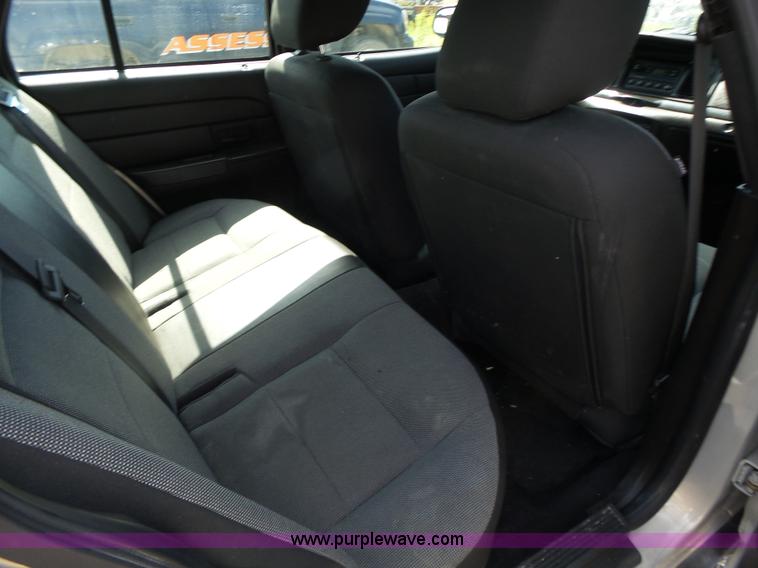 image for item L6163 2011 Ford Crown Victoria Police Interceptor