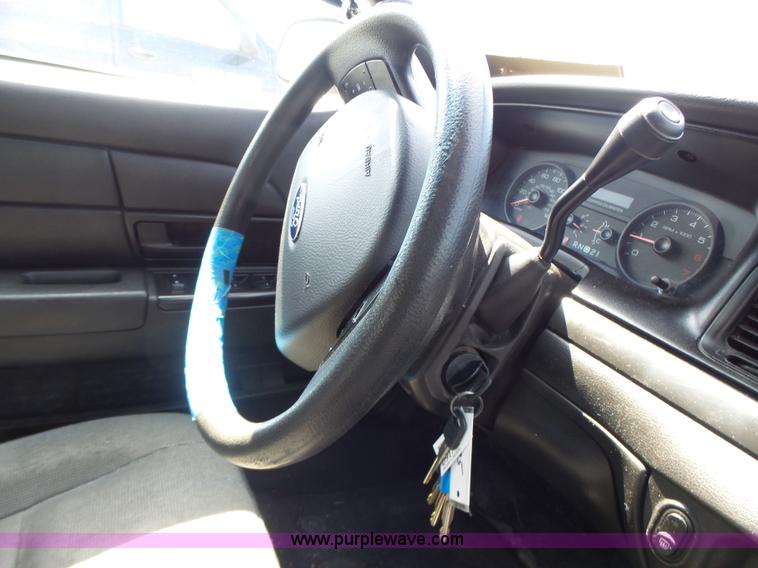 image for item L6163 2011 Ford Crown Victoria Police Interceptor