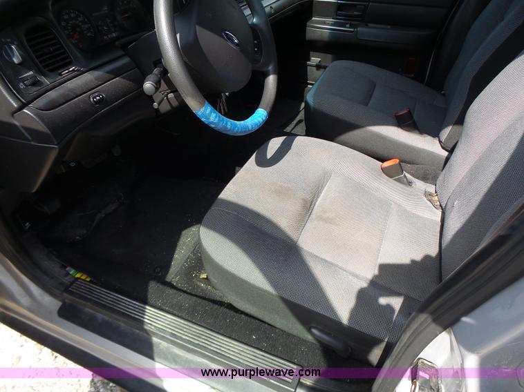 image for item L6163 2011 Ford Crown Victoria Police Interceptor
