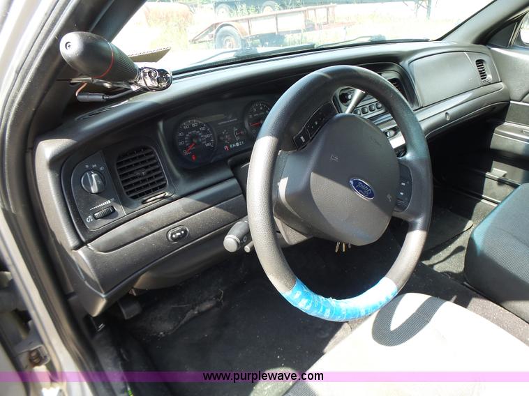image for item L6163 2011 Ford Crown Victoria Police Interceptor