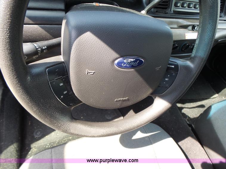 image for item L6163 2011 Ford Crown Victoria Police Interceptor