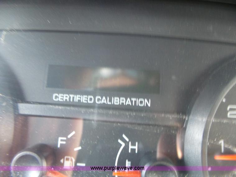 image for item L6163 2011 Ford Crown Victoria Police Interceptor