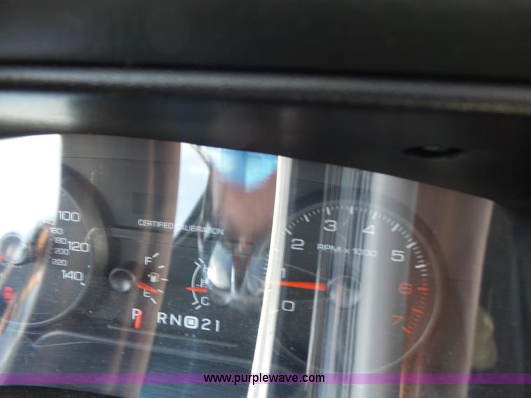 image for item L6163 2011 Ford Crown Victoria Police Interceptor