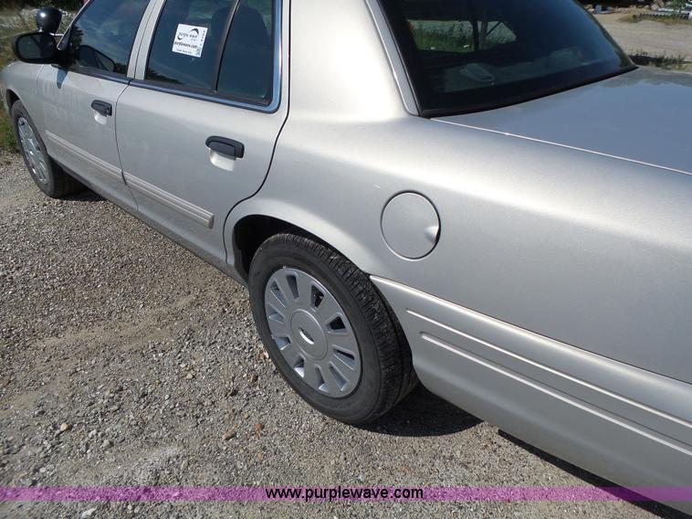 image for item L6164 2011 Ford Crown Victoria Police Interceptor