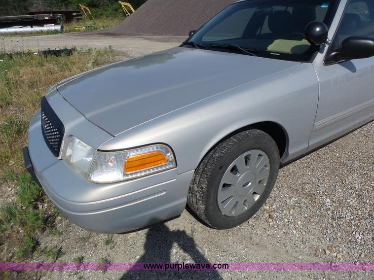 image for item L6164 2011 Ford Crown Victoria Police Interceptor