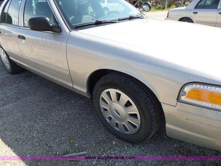 image for item L6164 2011 Ford Crown Victoria Police Interceptor