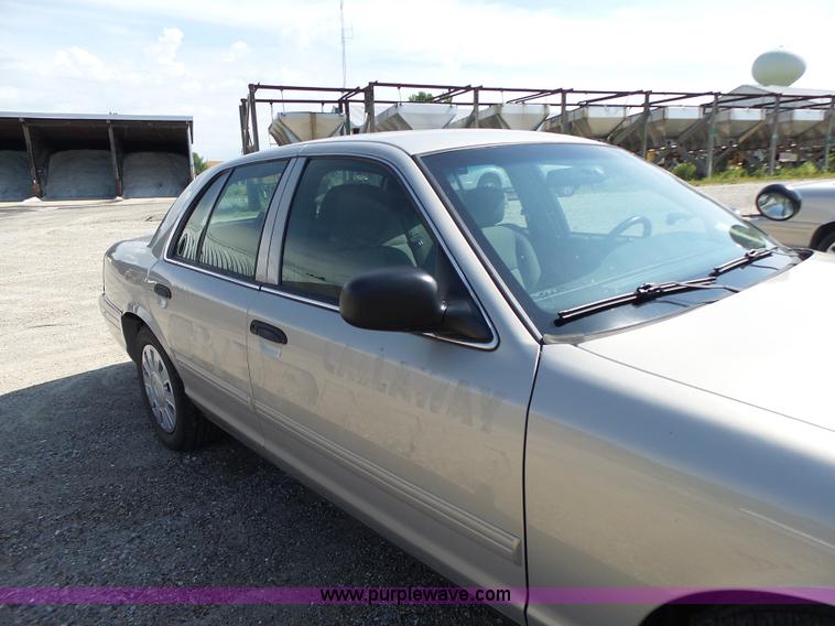 image for item L6164 2011 Ford Crown Victoria Police Interceptor