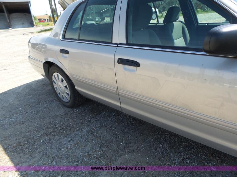 image for item L6164 2011 Ford Crown Victoria Police Interceptor