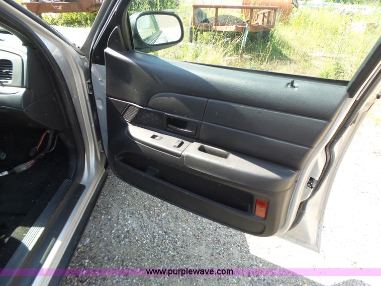 image for item L6164 2011 Ford Crown Victoria Police Interceptor