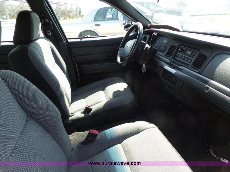 image for item L6164 2011 Ford Crown Victoria Police Interceptor