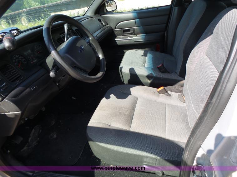 image for item L6164 2011 Ford Crown Victoria Police Interceptor