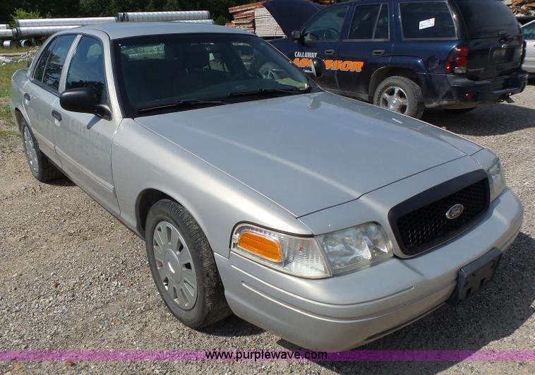 image for item L6165 2010 Ford Crown Victoria Police Interceptor