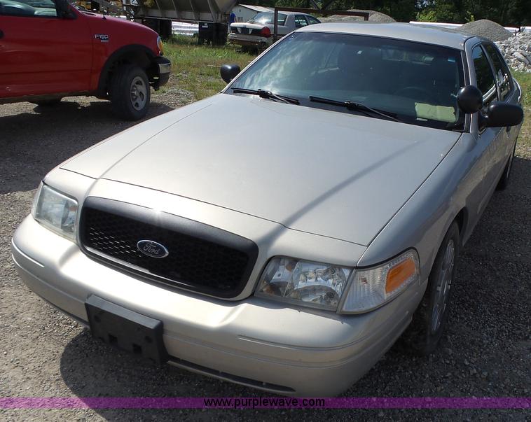 image for item L6165 2010 Ford Crown Victoria Police Interceptor