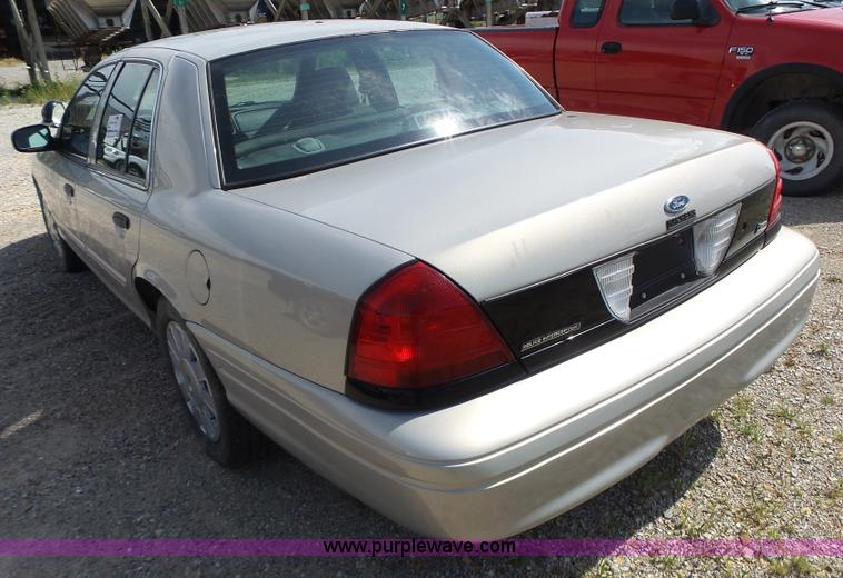 image for item L6165 2010 Ford Crown Victoria Police Interceptor