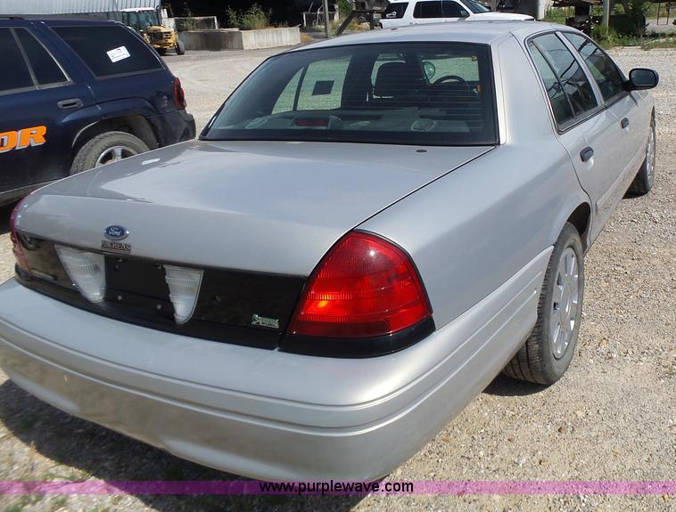 image for item L6165 2010 Ford Crown Victoria Police Interceptor