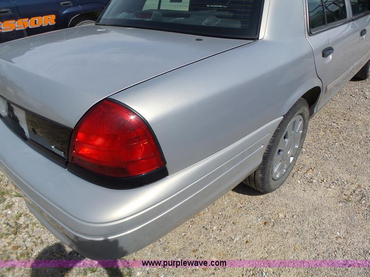image for item L6165 2010 Ford Crown Victoria Police Interceptor