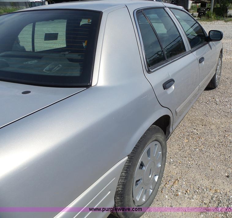 image for item L6165 2010 Ford Crown Victoria Police Interceptor