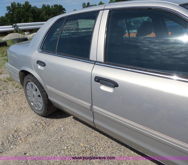 image for item L6165 2010 Ford Crown Victoria Police Interceptor