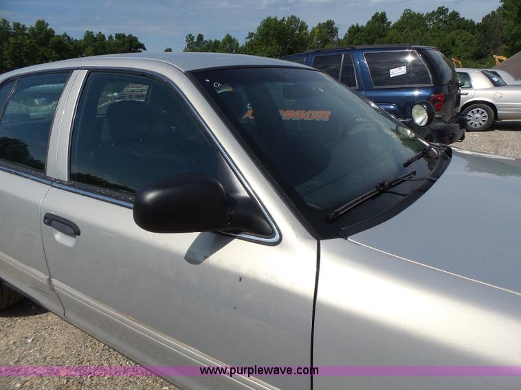image for item L6165 2010 Ford Crown Victoria Police Interceptor