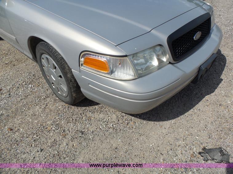 image for item L6165 2010 Ford Crown Victoria Police Interceptor