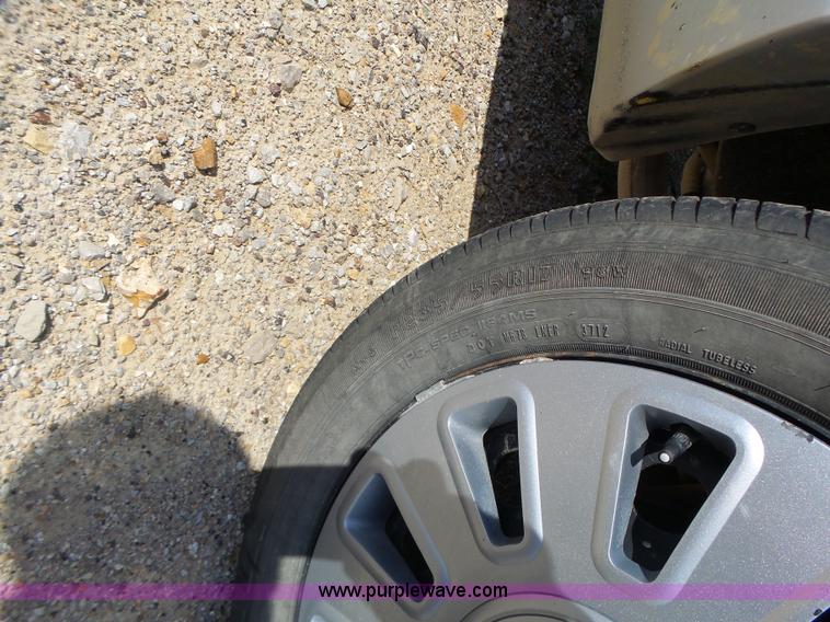 image for item L6165 2010 Ford Crown Victoria Police Interceptor