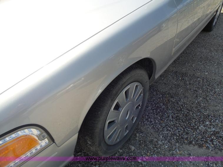 image for item L6165 2010 Ford Crown Victoria Police Interceptor