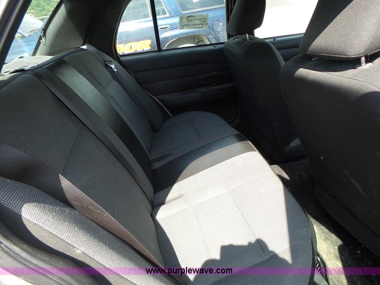 image for item L6165 2010 Ford Crown Victoria Police Interceptor