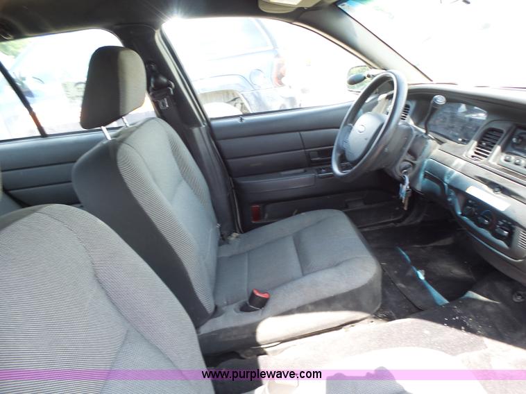 image for item L6165 2010 Ford Crown Victoria Police Interceptor