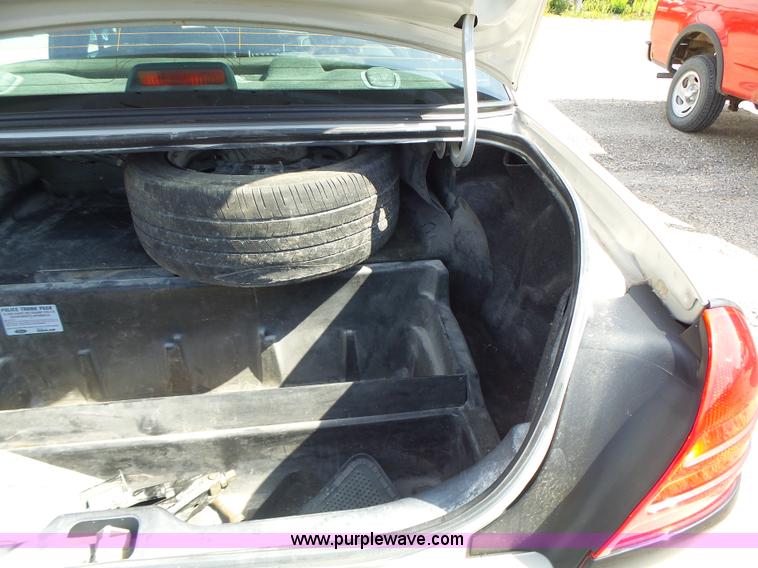 image for item L6165 2010 Ford Crown Victoria Police Interceptor