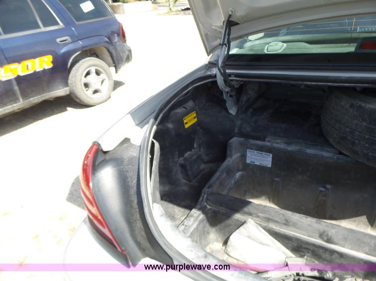 image for item L6165 2010 Ford Crown Victoria Police Interceptor