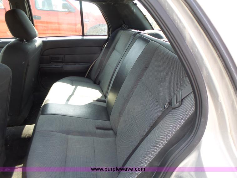 image for item L6165 2010 Ford Crown Victoria Police Interceptor