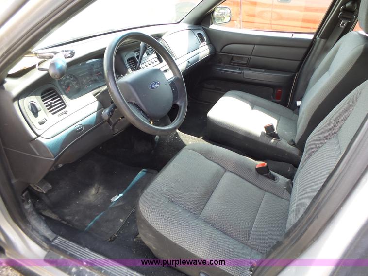 image for item L6165 2010 Ford Crown Victoria Police Interceptor