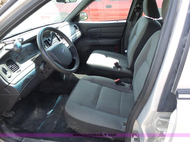 image for item L6165 2010 Ford Crown Victoria Police Interceptor