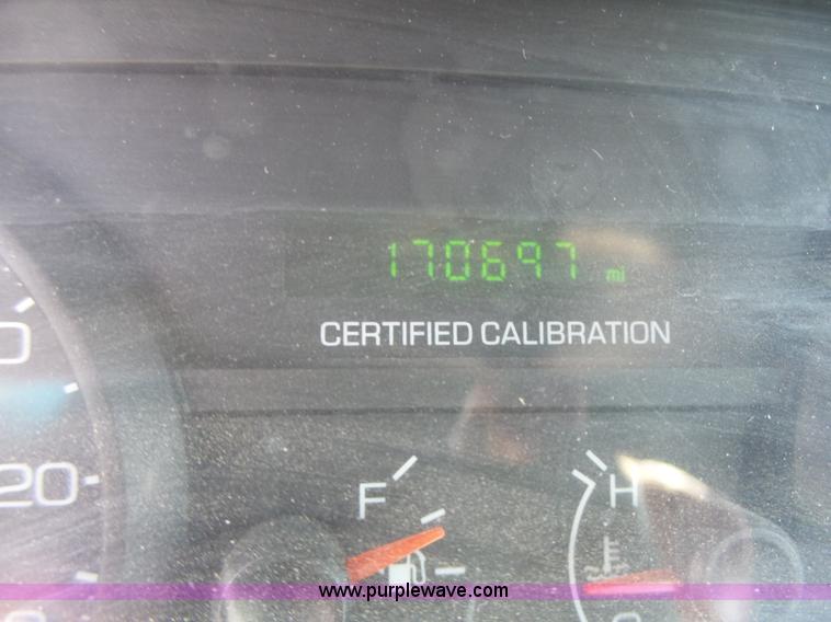 image for item L6165 2010 Ford Crown Victoria Police Interceptor